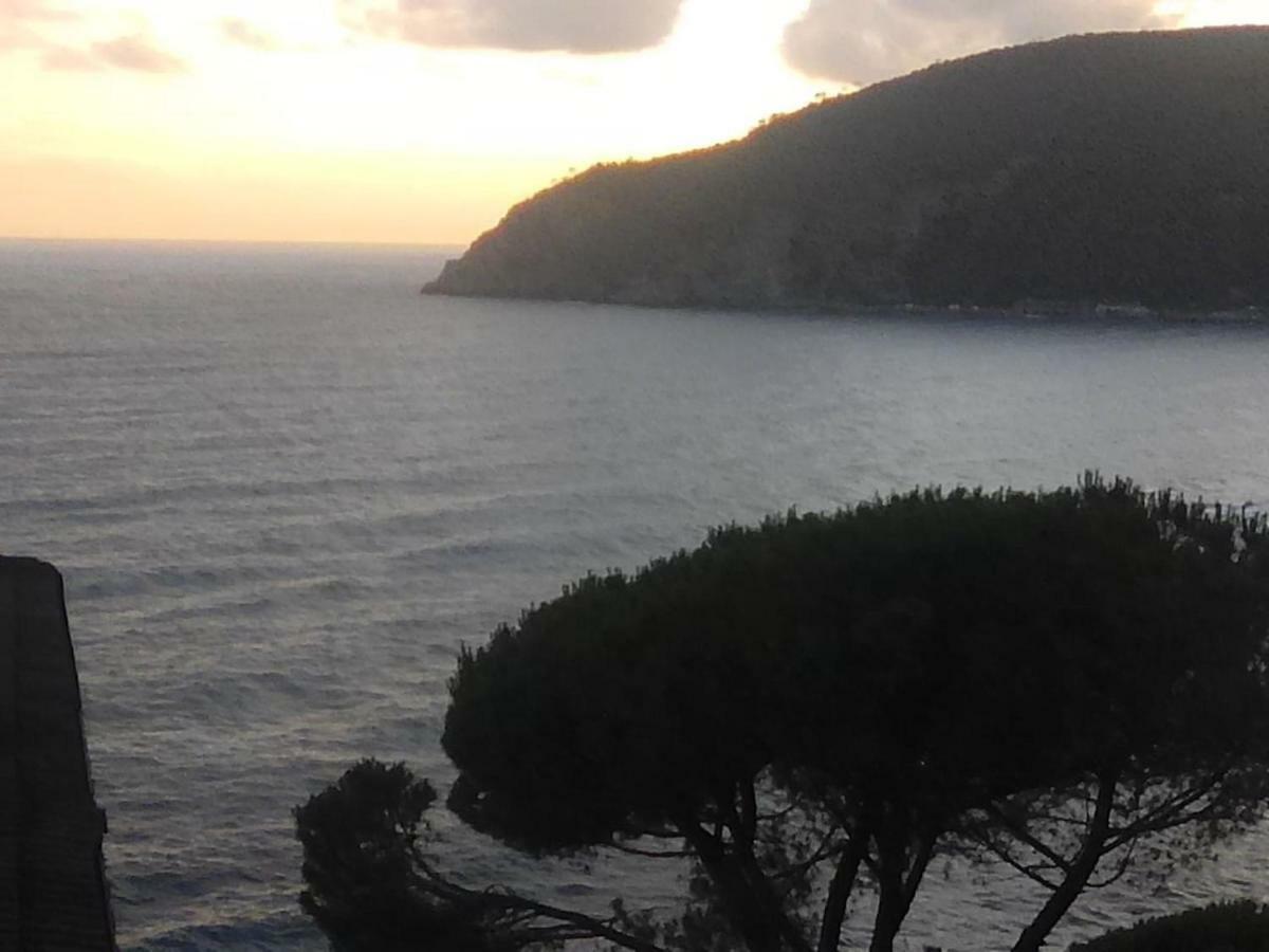 モネーリア Un Gioiello Con Vista Mareヴィラ エクステリア 写真