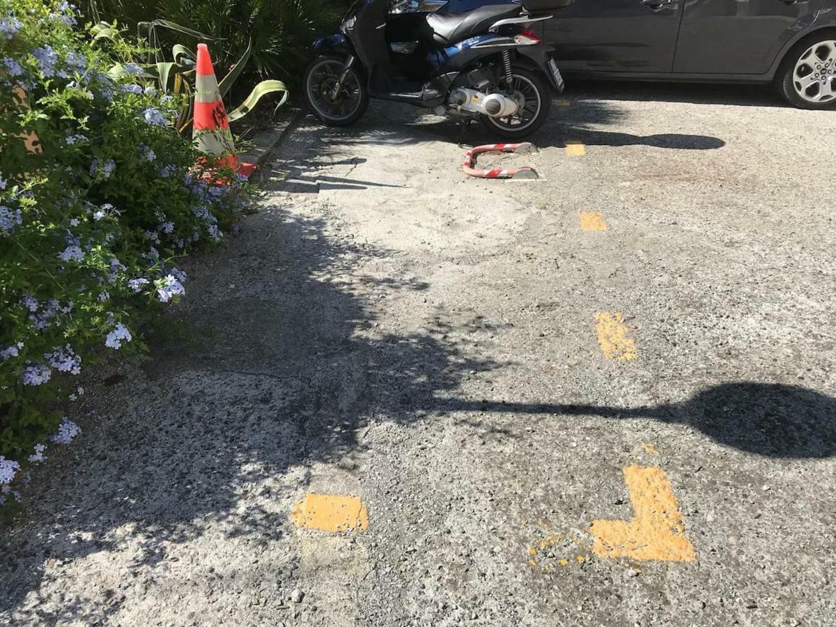 モネーリア Un Gioiello Con Vista Mareヴィラ エクステリア 写真
