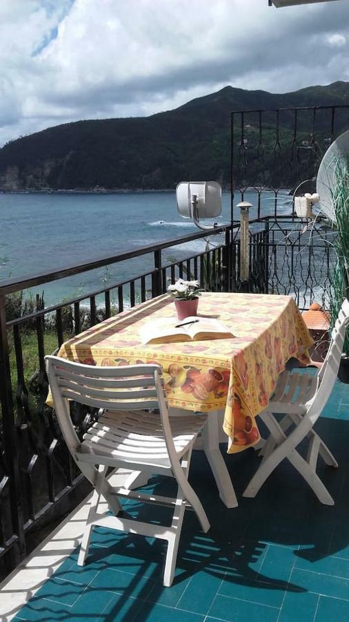 モネーリア Un Gioiello Con Vista Mareヴィラ エクステリア 写真